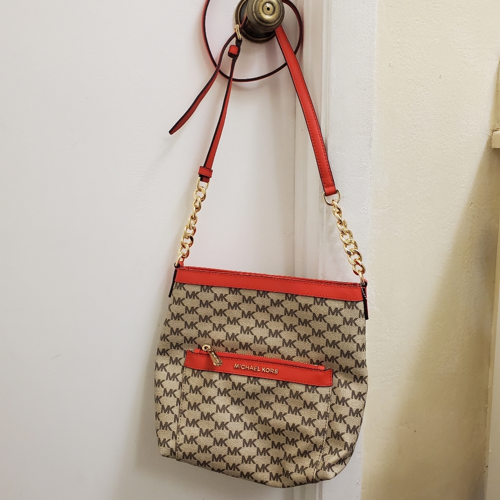 🤩New with tags authentic MK crossbody leather bag